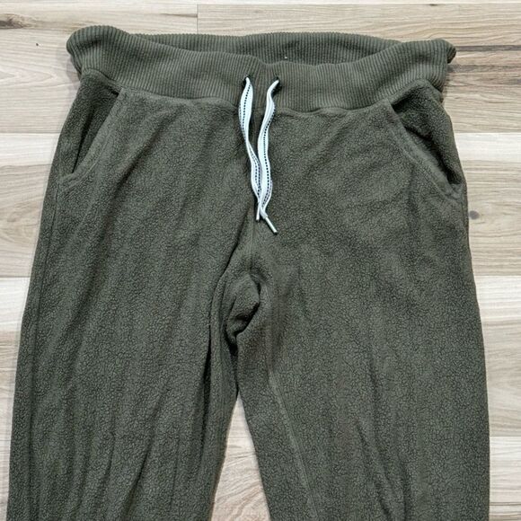 Aerie Green Fuzzy Sweatpants Women’s Medium - Picture 4 of 4